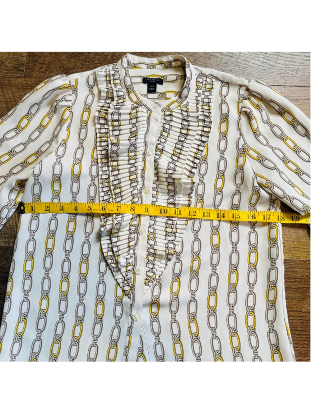Women's Ann Taylor Blouse XXSP White Chain Print Ruffle Front Summer